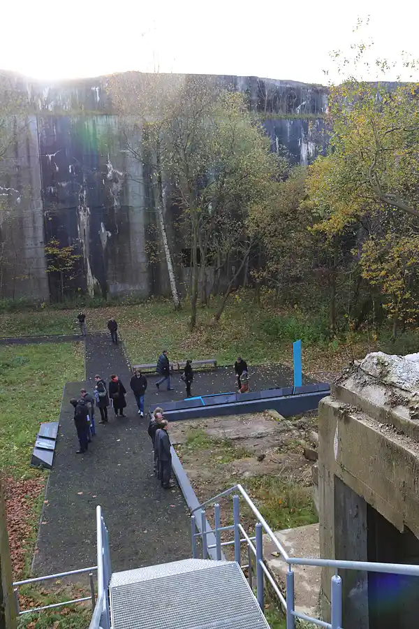 Denkort Bunker Valentin, Rundweg Station "Betonmischer", Copyright: Allegra Schneider